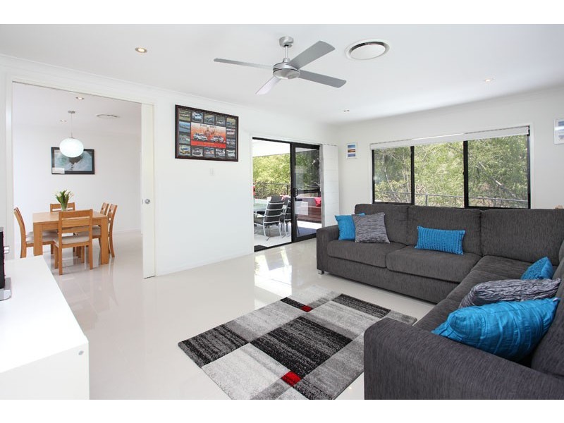 15 Seeana Crescent, Bridgeman Downs QLD 4035