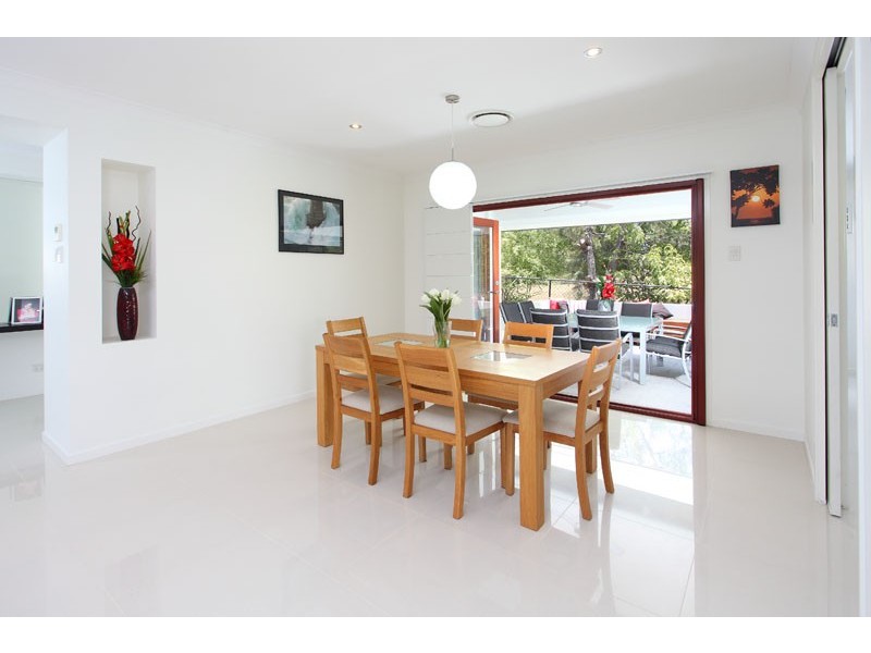 15 Seeana Crescent, Bridgeman Downs QLD 4035