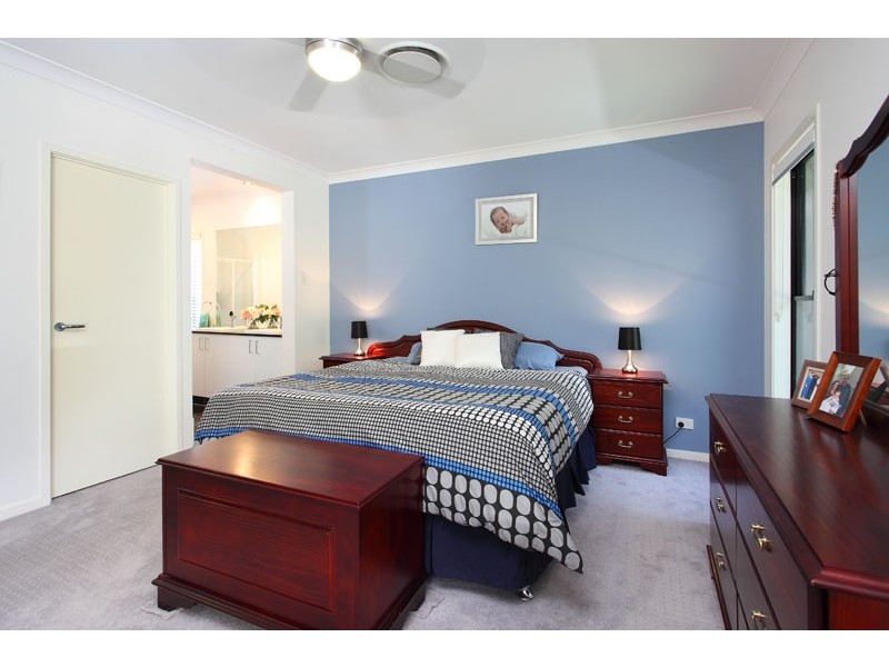 15 Seeana Crescent, Bridgeman Downs QLD 4035