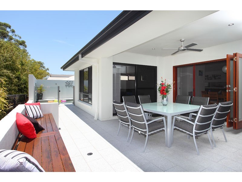 15 Seeana Crescent, Bridgeman Downs QLD 4035