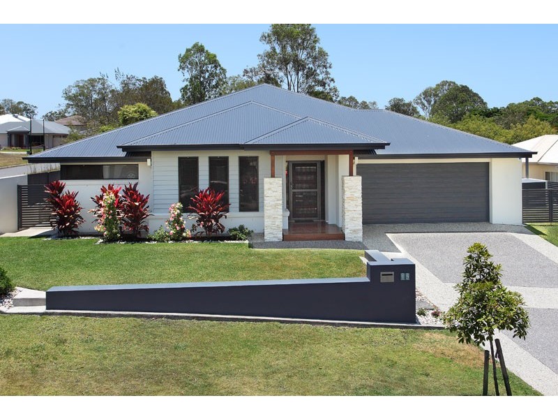 15 Seeana Crescent, Bridgeman Downs QLD 4035