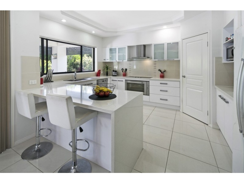 23 Cerbaia Close, Bridgeman Downs QLD 4035