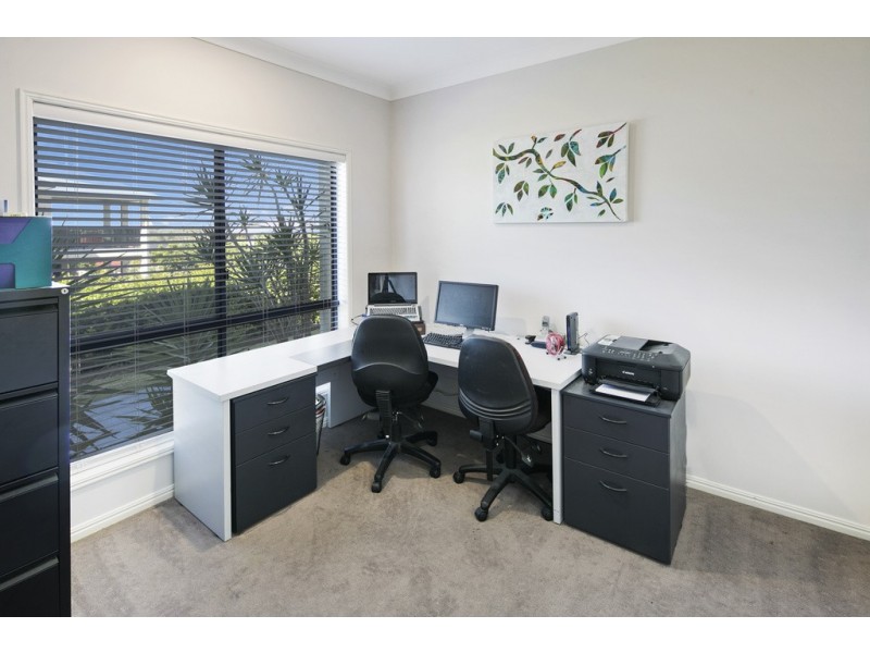 23 Cerbaia Close, Bridgeman Downs QLD 4035