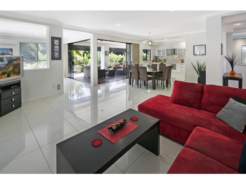 23 Cerbaia Close, Bridgeman Downs QLD 4035