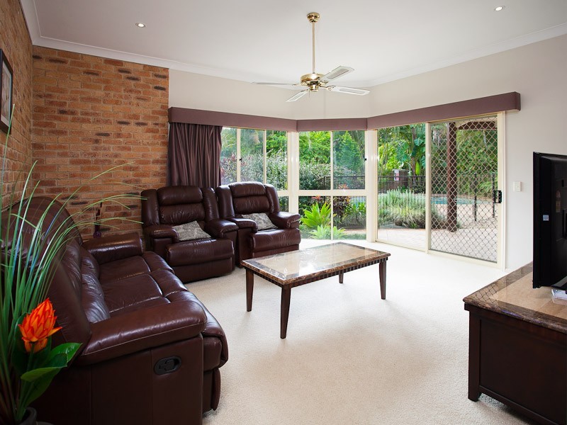 48 Drapers Road, Eatons Hill QLD 4037