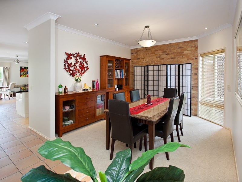 48 Drapers Road, Eatons Hill QLD 4037