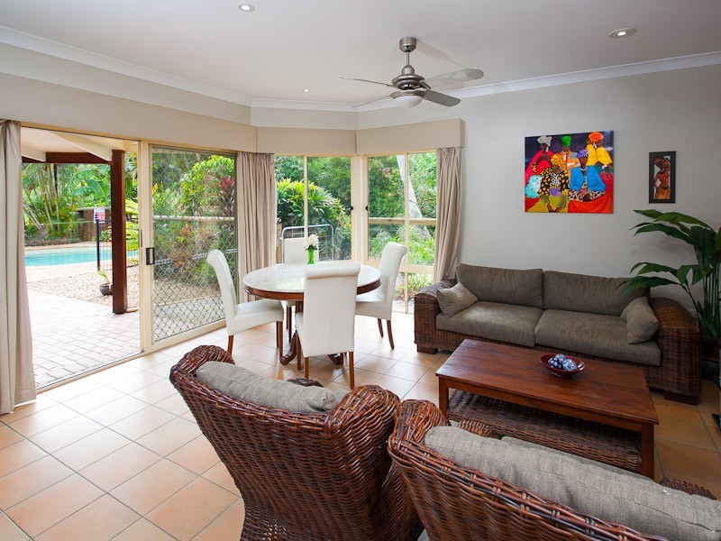 48 Drapers Road, Eatons Hill QLD 4037