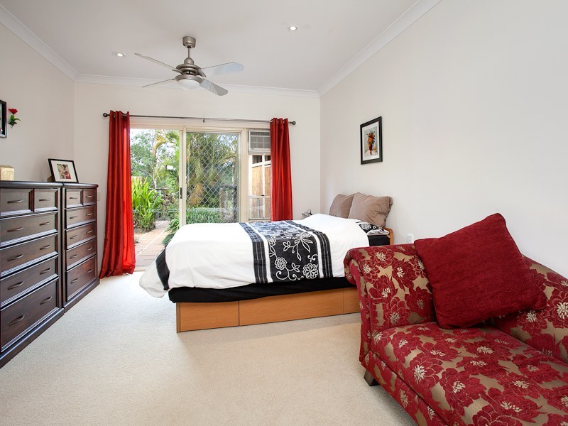 48 Drapers Road, Eatons Hill QLD 4037