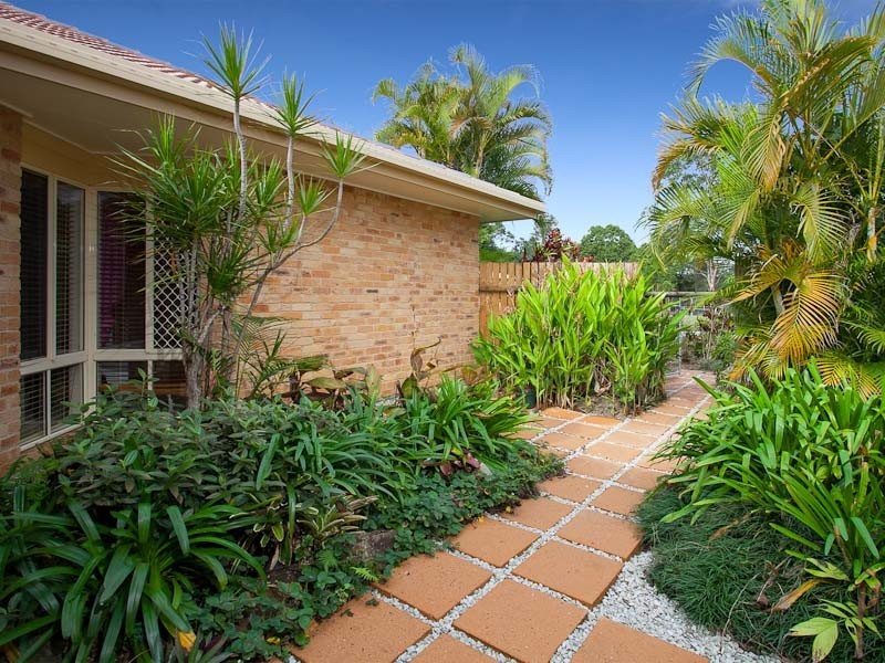 48 Drapers Road, Eatons Hill QLD 4037