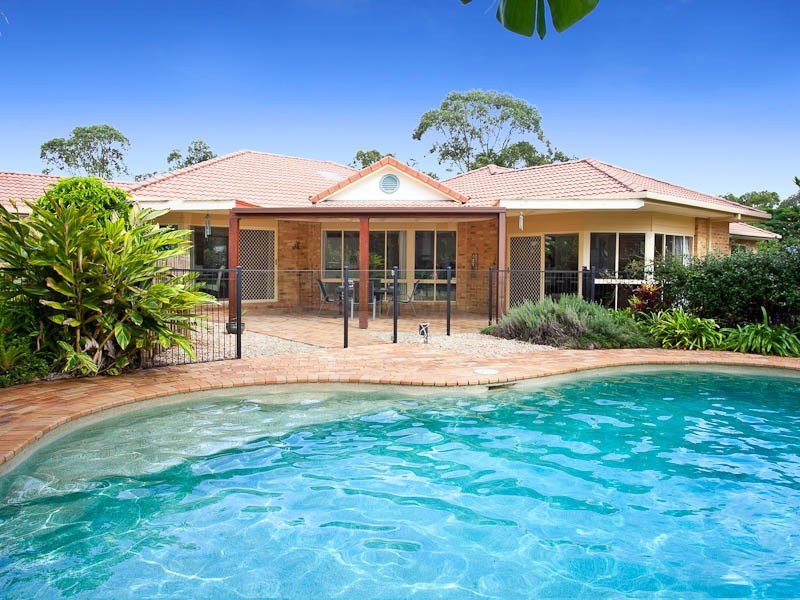 48 Drapers Road, Eatons Hill QLD 4037