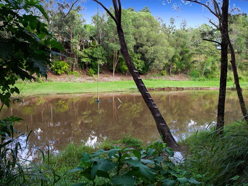 48 Drapers Road, Eatons Hill QLD 4037