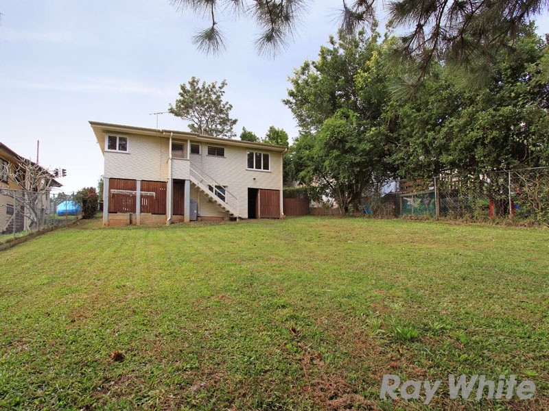 208 Appleby Road, Stafford Heights QLD 4053