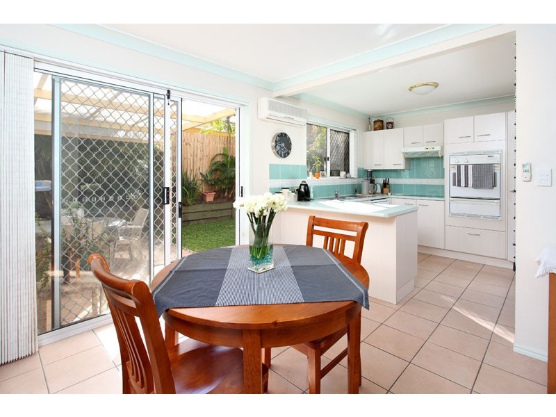 2/15 Hawbridge Street, Carseldine QLD 4034