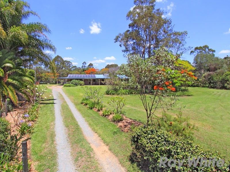 46 Drapers Road, Eatons Hill QLD 4037