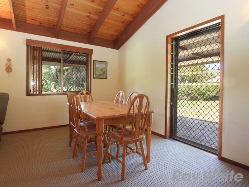 46 Drapers Road, Eatons Hill QLD 4037