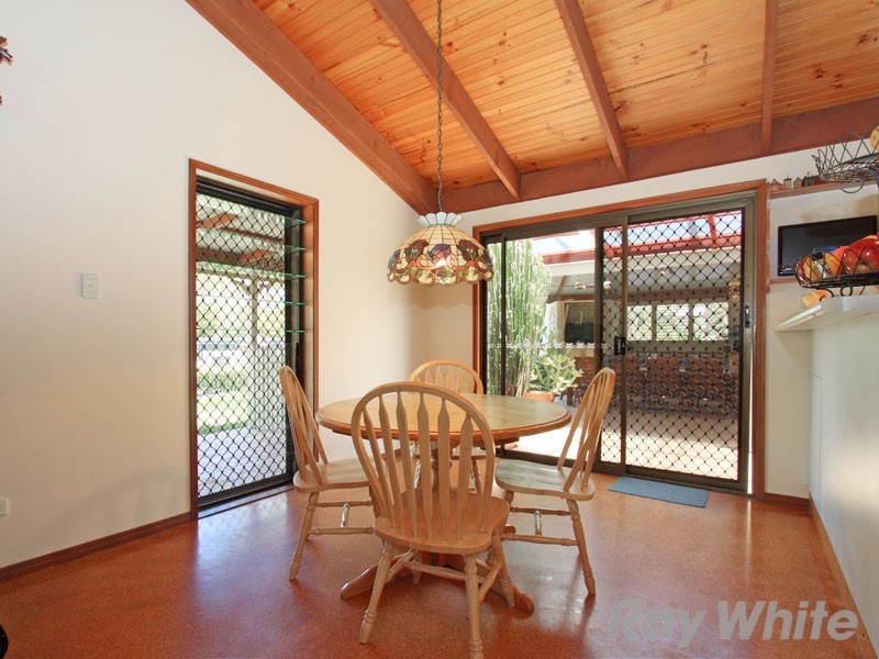 46 Drapers Road, Eatons Hill QLD 4037