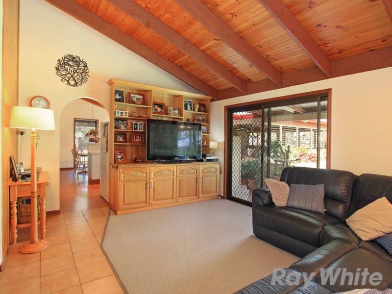 46 Drapers Road, Eatons Hill QLD 4037