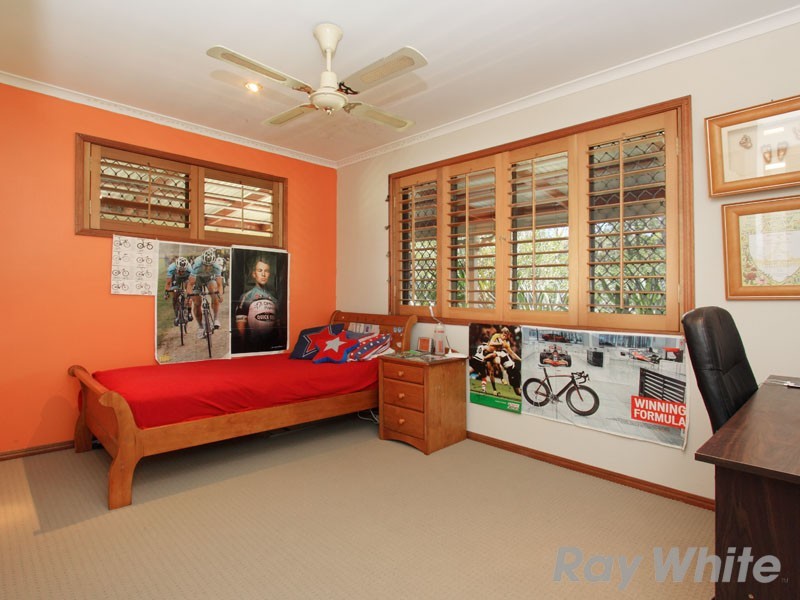 46 Drapers Road, Eatons Hill QLD 4037