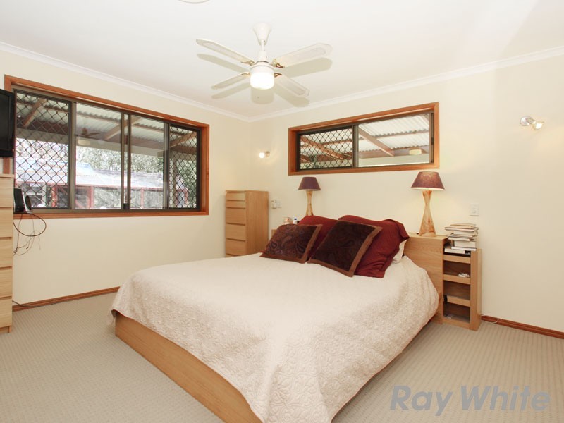 46 Drapers Road, Eatons Hill QLD 4037