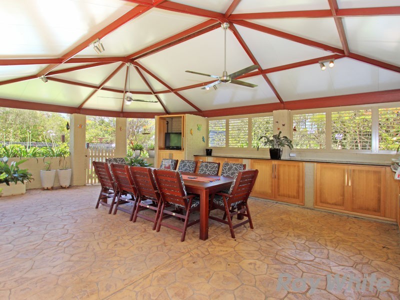 46 Drapers Road, Eatons Hill QLD 4037