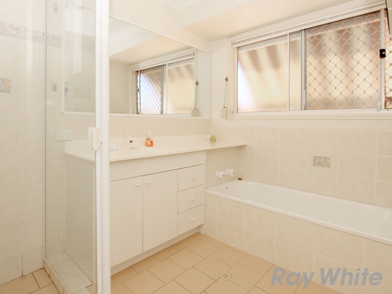 32 Redford Crescent, Mcdowall QLD 4053