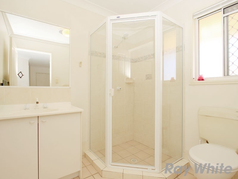 32 Redford Crescent, Mcdowall QLD 4053