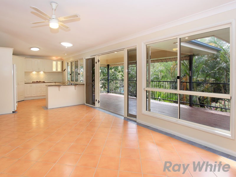 7 Bookleaf Place, Bridgeman Downs QLD 4035