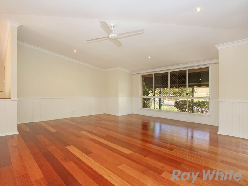 7 Bookleaf Place, Bridgeman Downs QLD 4035