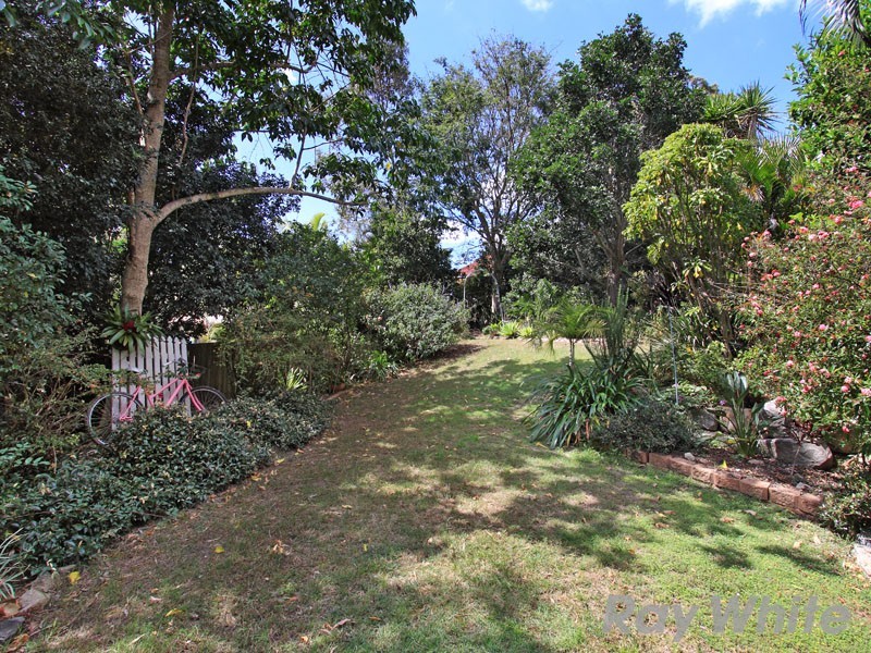 7 Bookleaf Place, Bridgeman Downs QLD 4035