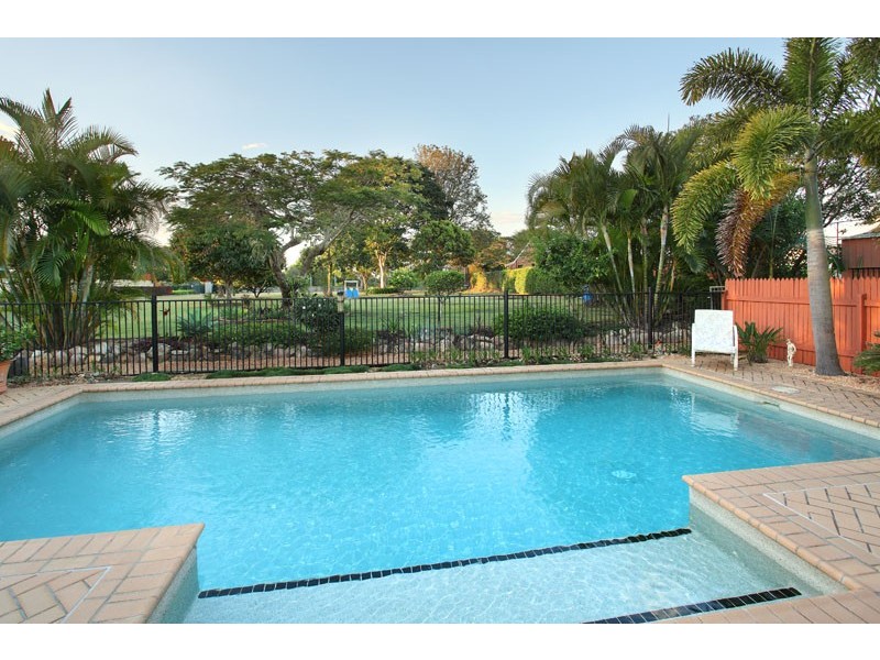 2034 Roghan Road, Bridgeman Downs QLD 4035