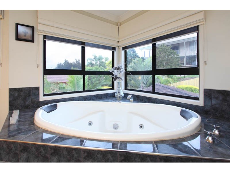 38 Shuttle Place, Bridgeman Downs QLD 4035