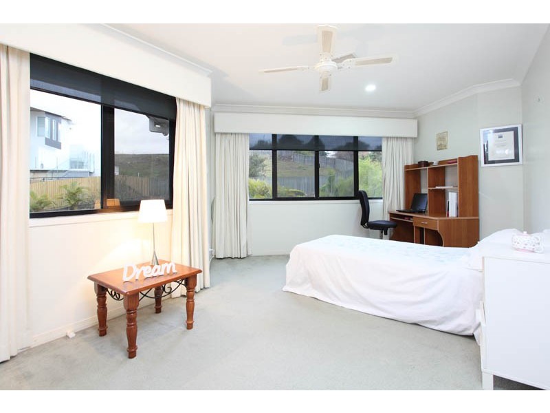 38 Shuttle Place, Bridgeman Downs QLD 4035