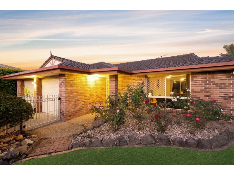 5 Brookland Close, Bridgeman Downs QLD 4035