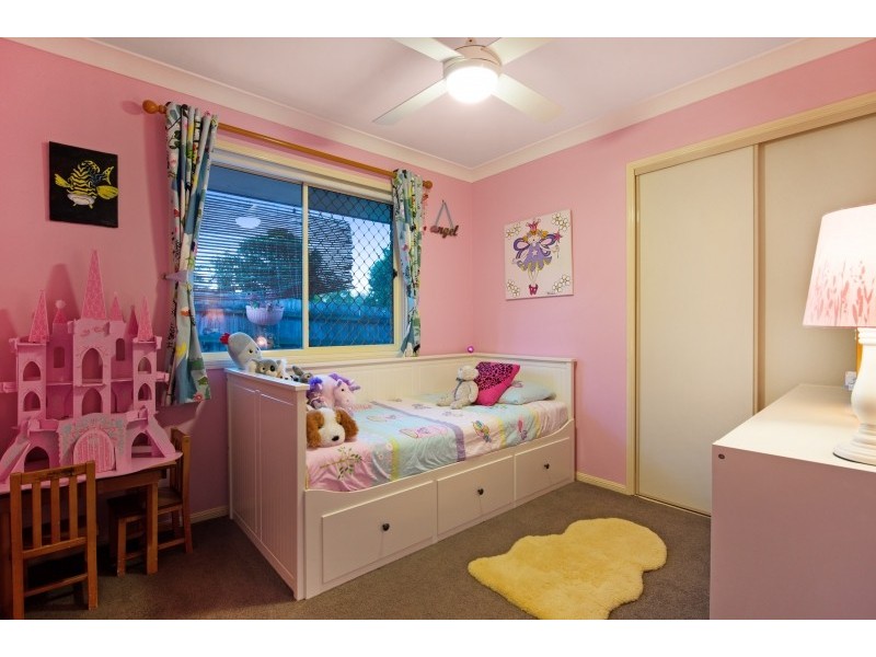 5 Brookland Close, Bridgeman Downs QLD 4035