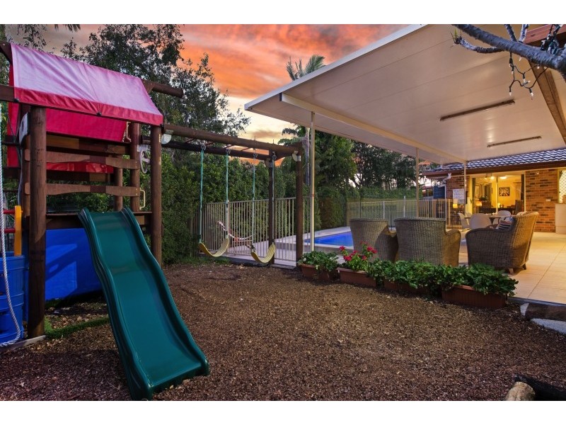 5 Brookland Close, Bridgeman Downs QLD 4035