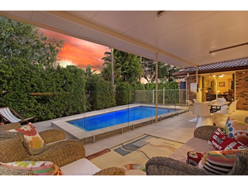 5 Brookland Close, Bridgeman Downs QLD 4035