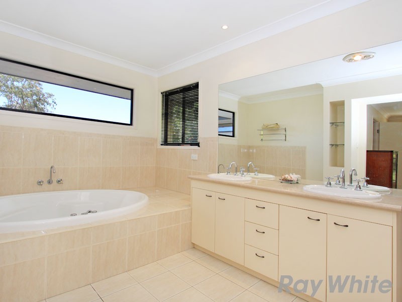 20 Country Club Drive, Albany Creek QLD 4035