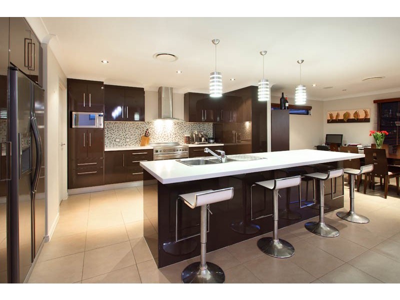 16 Travorten Drive, Bridgeman Downs QLD 4035