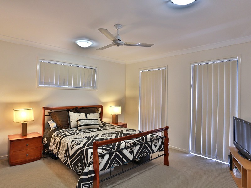 11 Toby Close, Kallangur QLD 4503