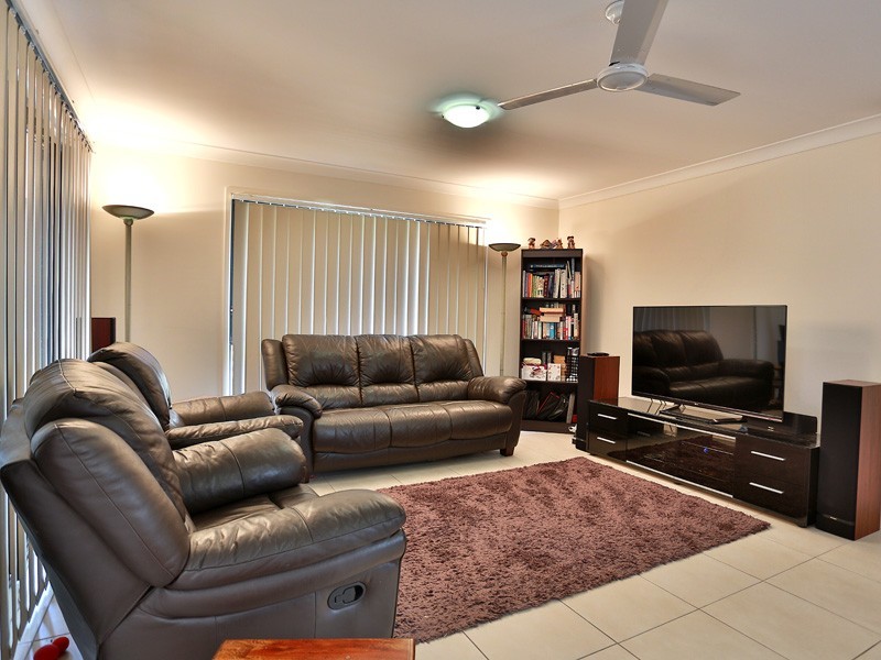 11 Toby Close, Kallangur QLD 4503