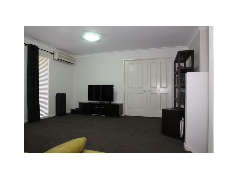 77 Landis Street, Mcdowall QLD 4053