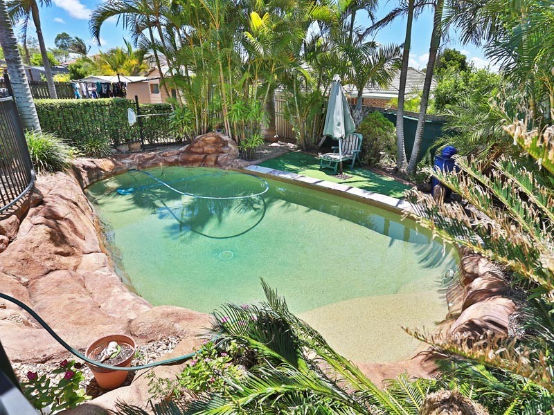 4 Rainbow Court, Griffin QLD 4503