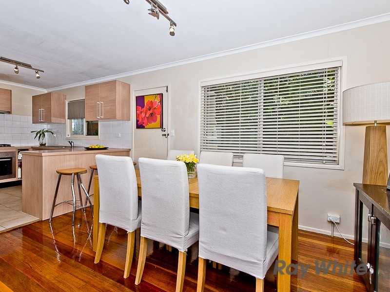 1 Lobelia Court, Everton Hills QLD 4053