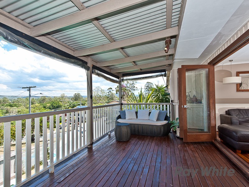 1 Lobelia Court, Everton Hills QLD 4053