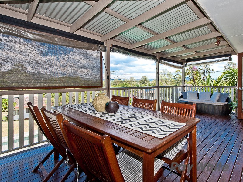 1 Lobelia Court, Everton Hills QLD 4053