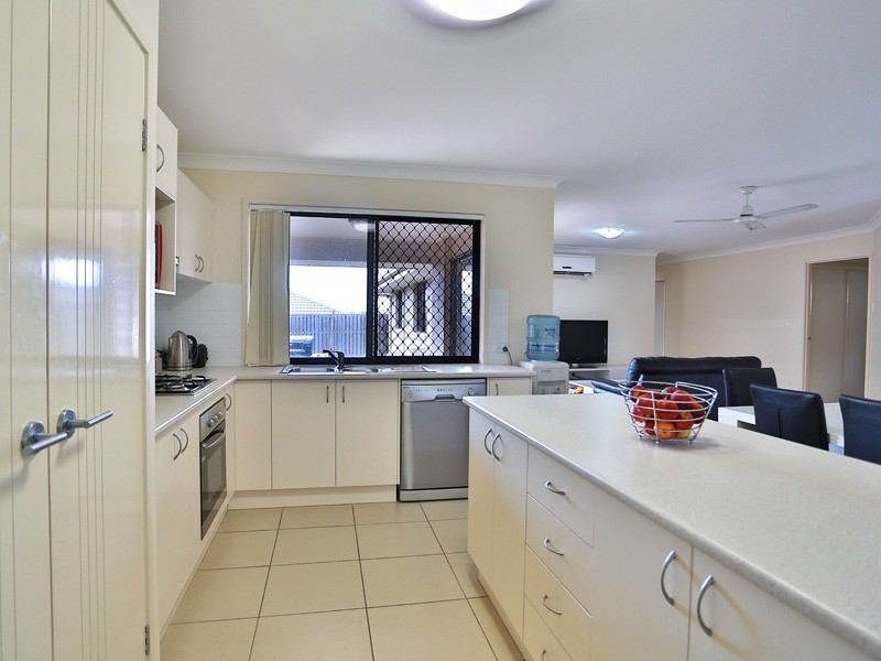 23 Toby Close, Kallangur QLD 4503