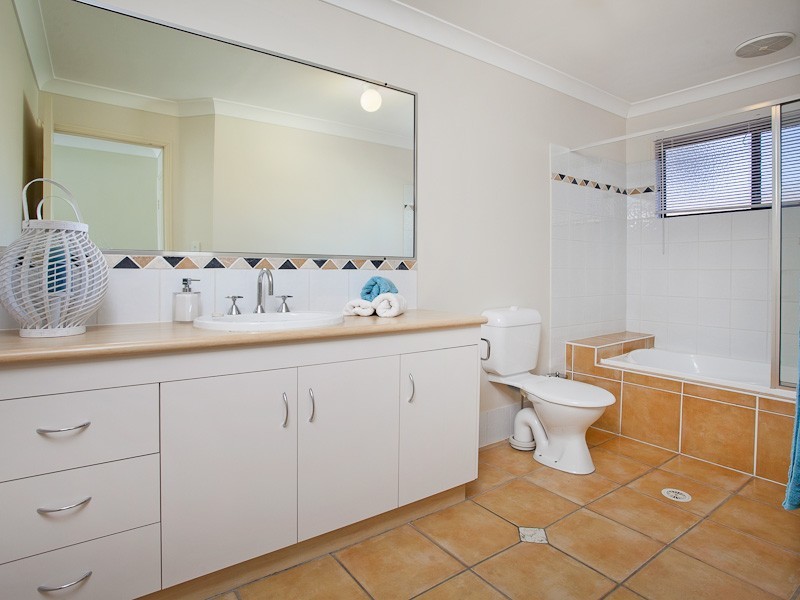 2/960 Hamilton Road, Mcdowall QLD 4053