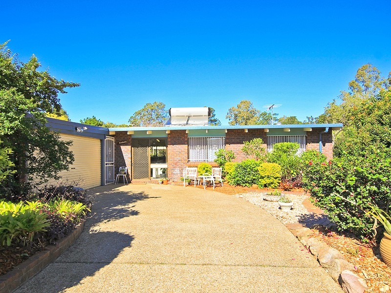 27 Crofty Street, Albany Creek QLD 4035