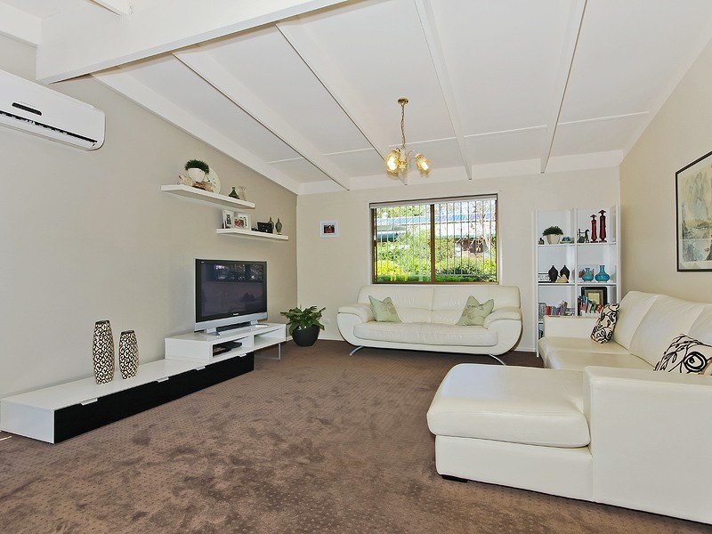 27 Crofty Street, Albany Creek QLD 4035