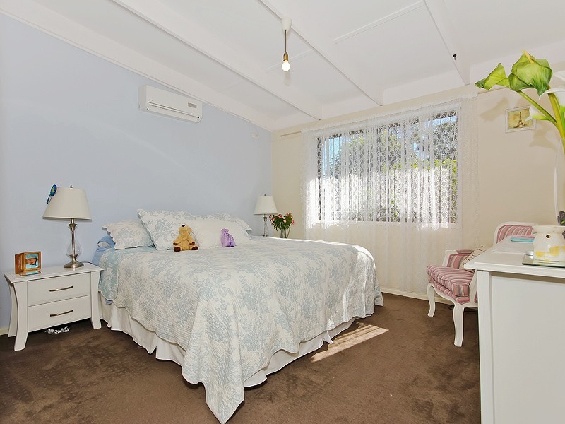 27 Crofty Street, Albany Creek QLD 4035